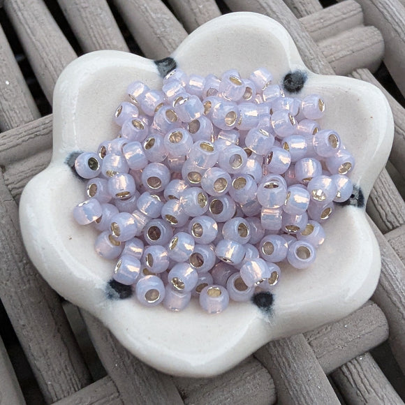 8/0-579A Gilt Lined Lilac