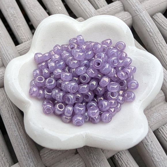 8/0-2377 Lustrous Grape