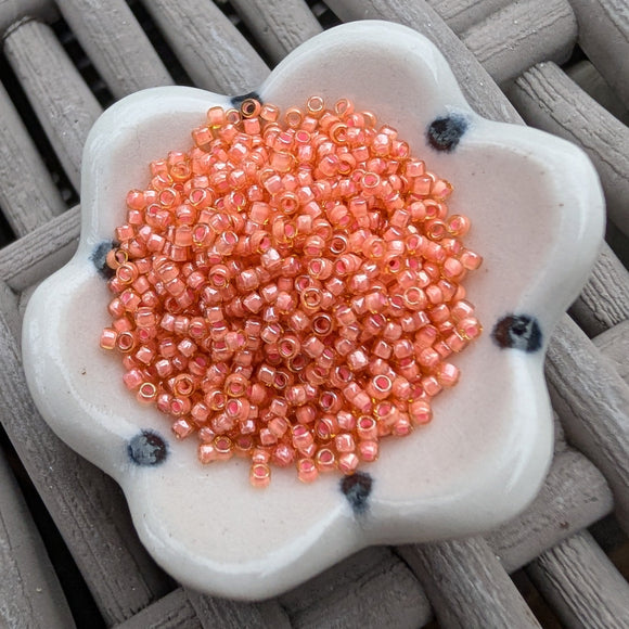 15/0-392 Peach Lined Topaz